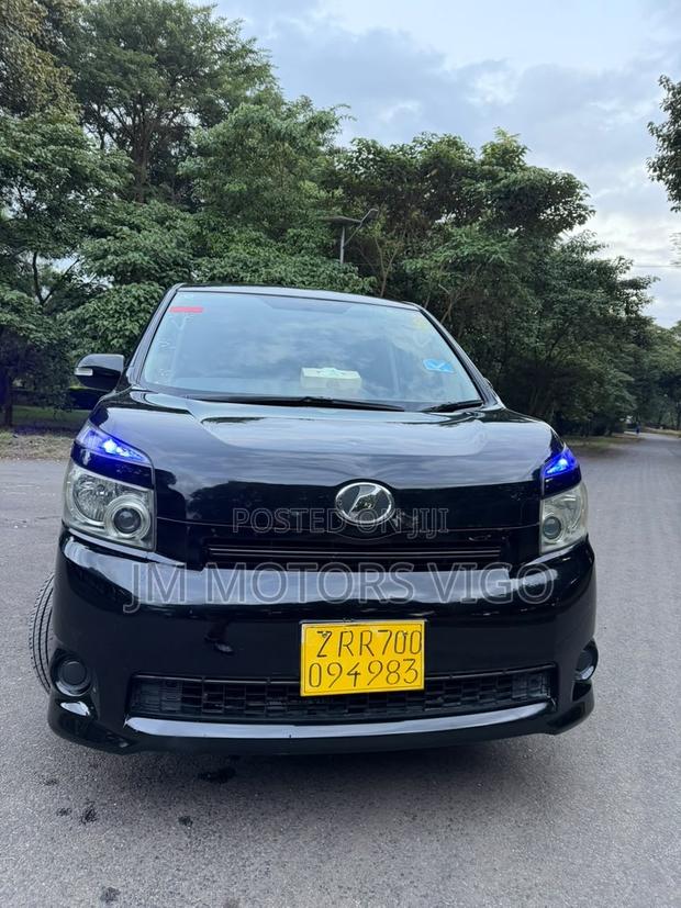 Toyota Voxy 2009 Black