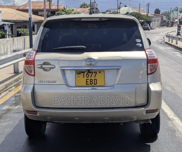 Toyota Vanguard 2009 Gold