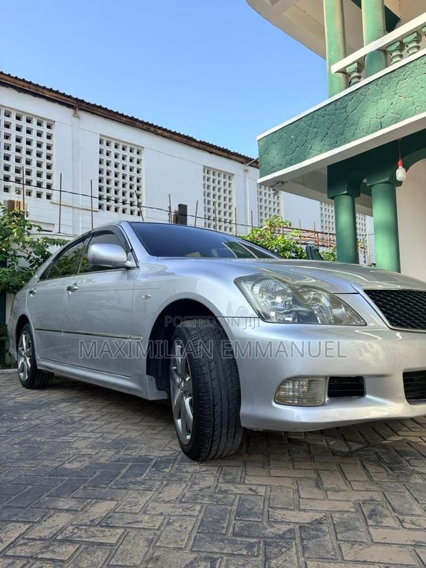Toyota Crown 2007 Silver