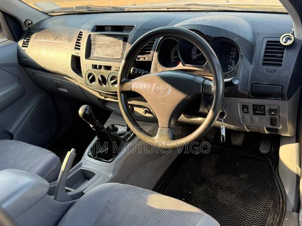 Toyota Hilux 2011 Silver