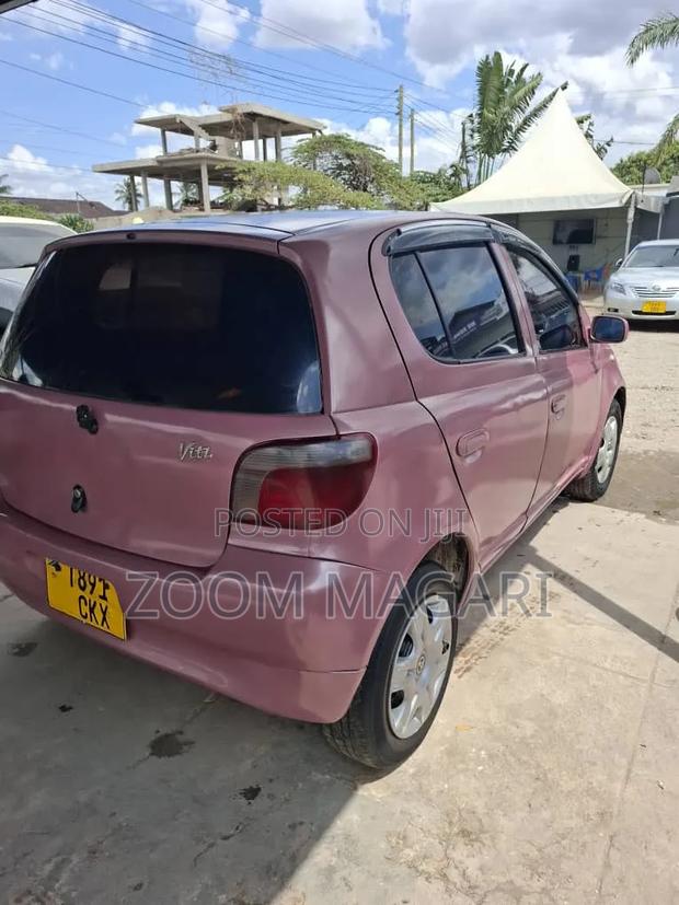 Toyota Vitz 2002 Pink