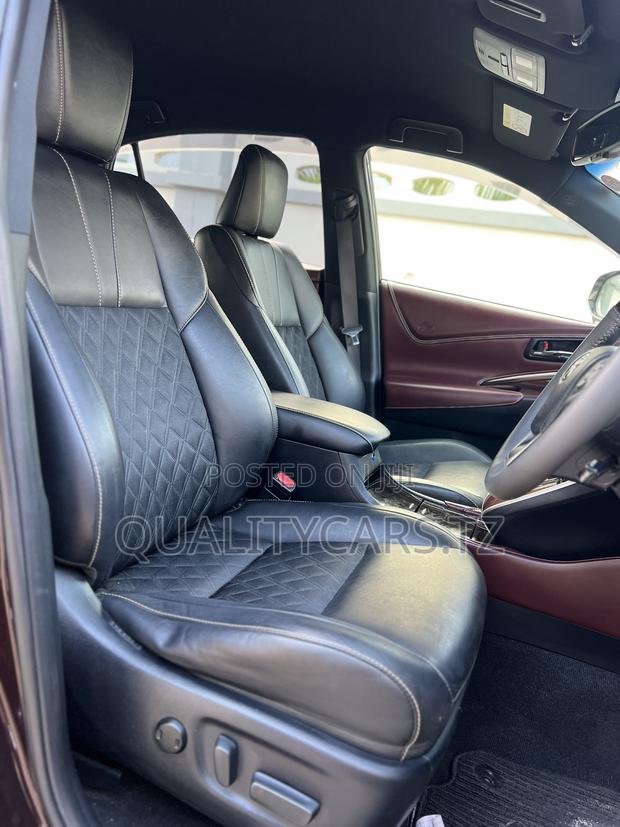 Toyota Harrier 2.0 2016 Maroon