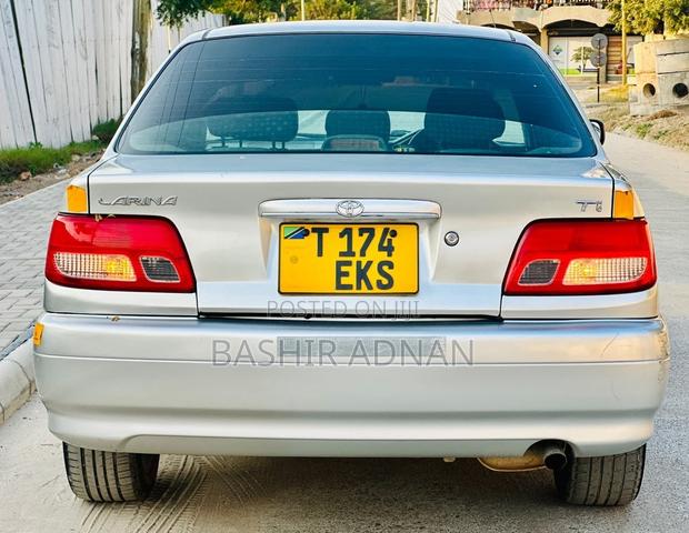 Toyota Carina 1.5 FWD Sedan 2001 Silver