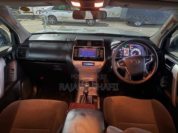 Toyota Land Cruiser Prado 2.8 2022 White