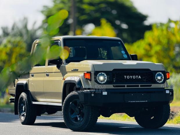 Toyota Land Cruiser 2025 Beige