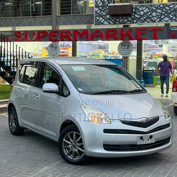 Toyota Ractis 2006 Silver