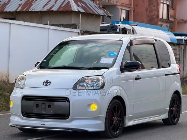 Toyota Porte 2015 White