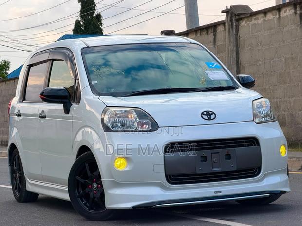 Toyota Porte 2015 White