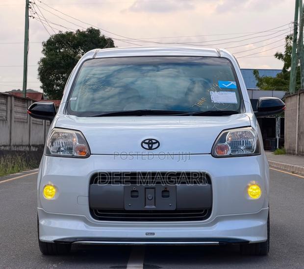 Toyota Porte 2015 White