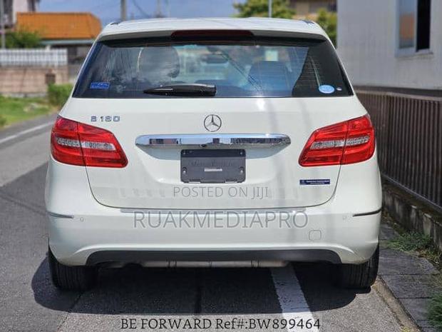 Mercedes-Benz B-Class B180 Petrol 2013 White