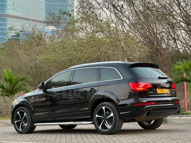 Audi Q7 2011 Black