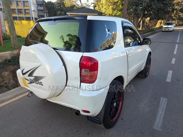 Toyota RAV4 Automatic 2003 White
