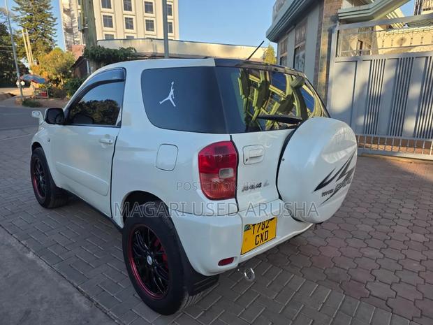 Toyota RAV4 Automatic 2003 White