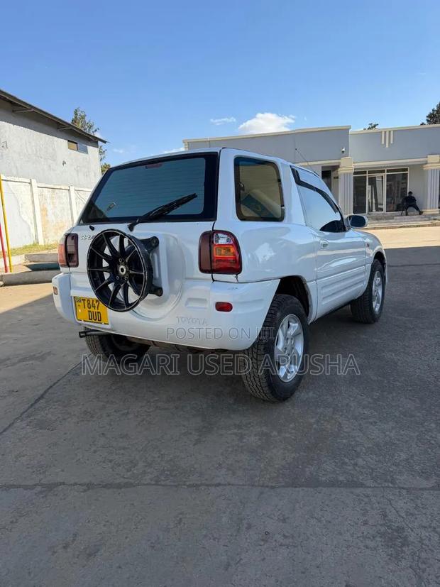 Toyota RAV4 1999 White