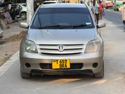 Toyota IST 2004 Gold for sale
