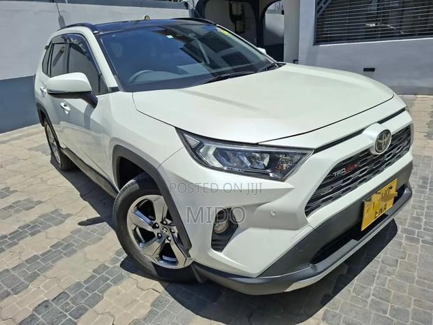 Toyota RAV4 2020 White