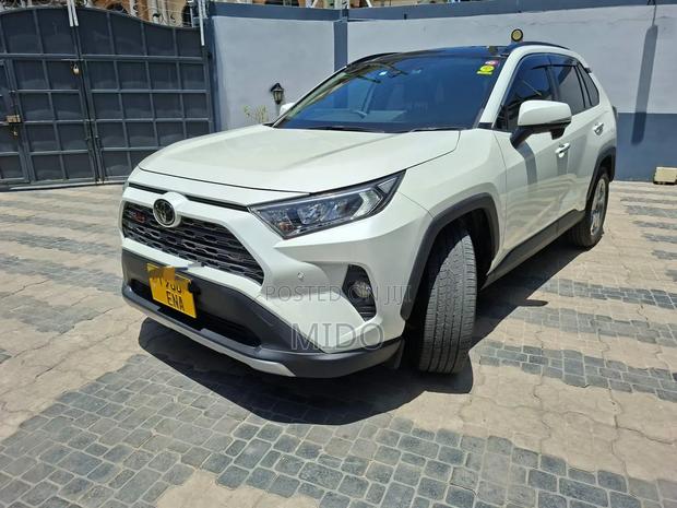 Toyota RAV4 2020 White