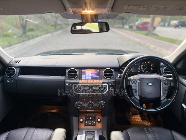 Land Rover Discovery 2012 Black