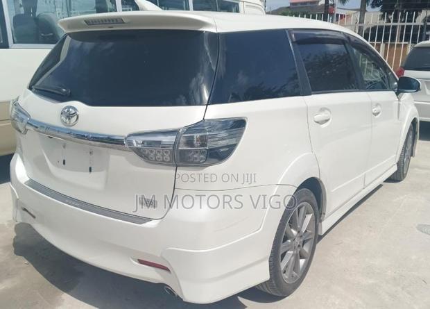 Toyota Wish 2013 White