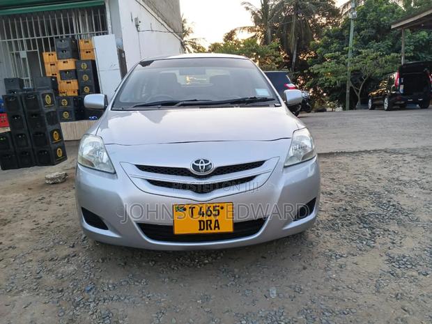 Toyota Belta 2006 Silver