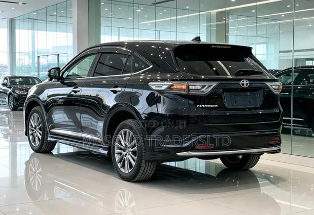 Toyota Harrier 2015