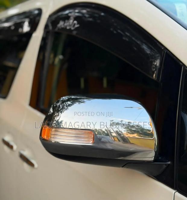 Toyota Vellfire V 2.4 4WD 7-Seater 2011 White