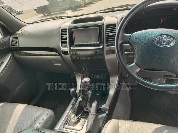 Toyota Land Cruiser Prado 2006 White