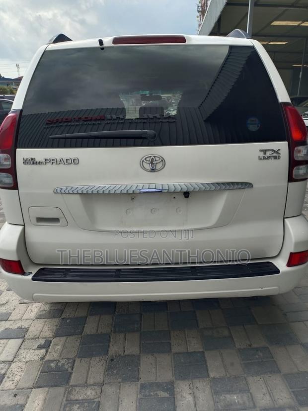 Toyota Land Cruiser Prado 2006 White