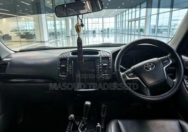 Toyota Land Cruiser Prado 2008 White