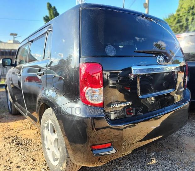Toyota Corolla Rumion 2008 Black