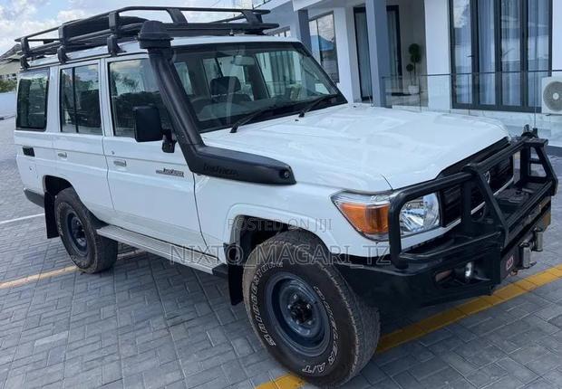 Toyota Land Cruiser 2020 White