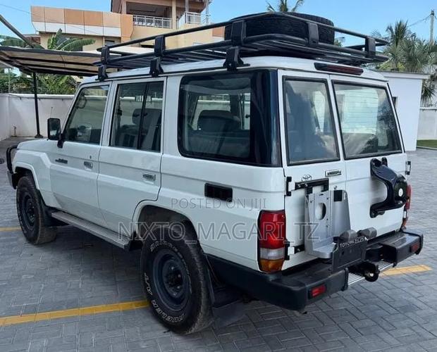 Toyota Land Cruiser 2020 White