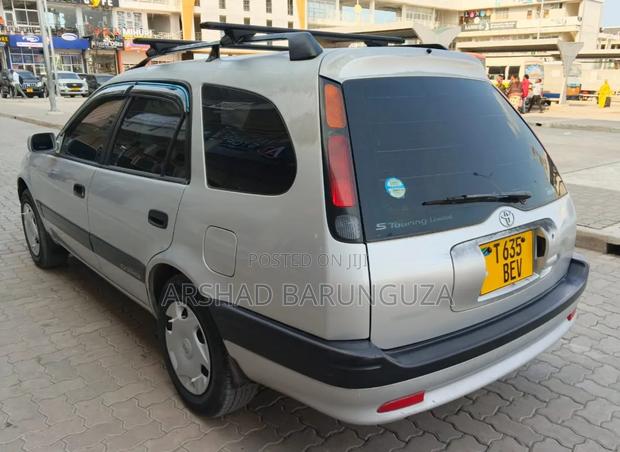 Toyota Carib 2000 Silver