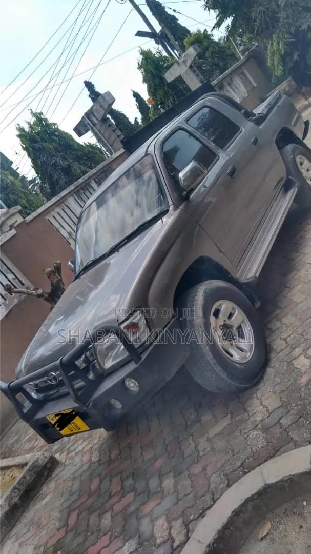 Toyota Hilux 1997 Gray