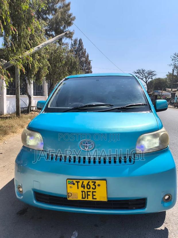 Toyota Porte 2005 Blue