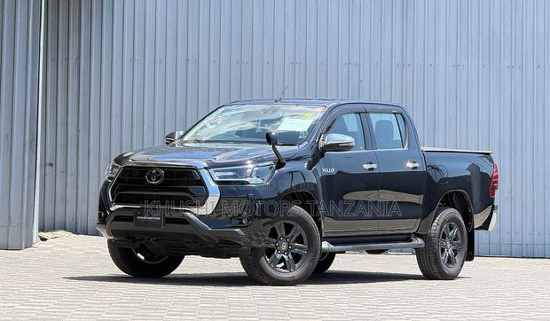 Toyota Hilux 2021 Black