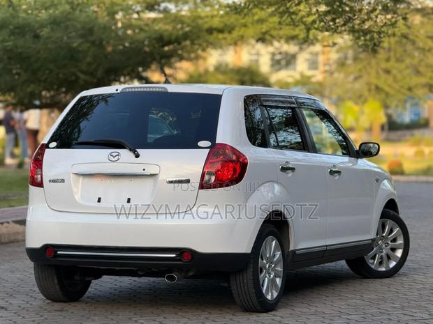 Mazda Verisa 2009 Pearl