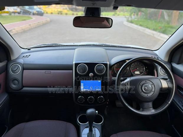 Mazda Verisa 2009 Pearl