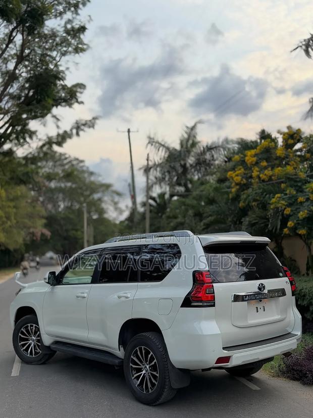 Toyota Land Cruiser Prado 2020 White