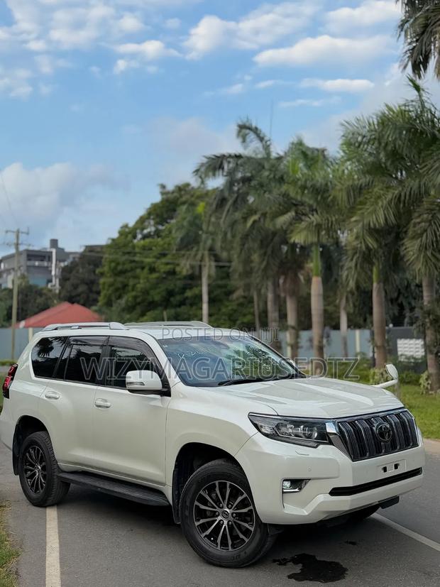 Toyota Land Cruiser Prado 2020 White