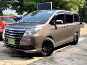 Toyota Noah 2014 Gray for sale