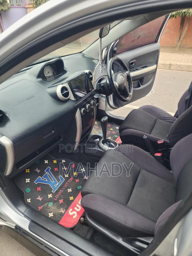 Toyota IST 2004 Silver