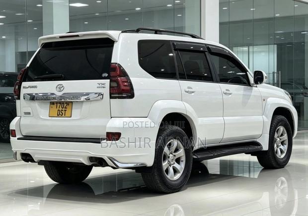 Toyota Land Cruiser Prado 2006 White