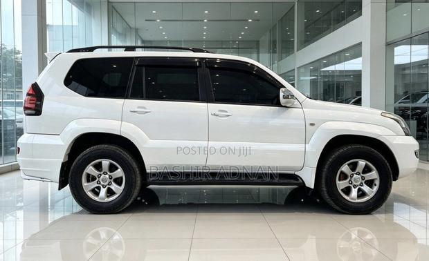 Toyota Land Cruiser Prado 2006 White