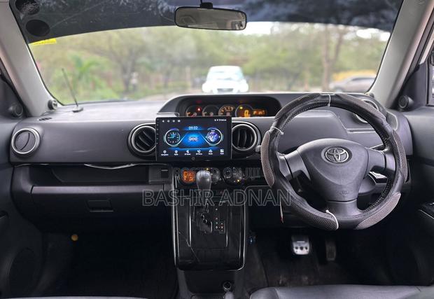Toyota Corolla Rumion Hatchback 1.8 FWD 2012 White