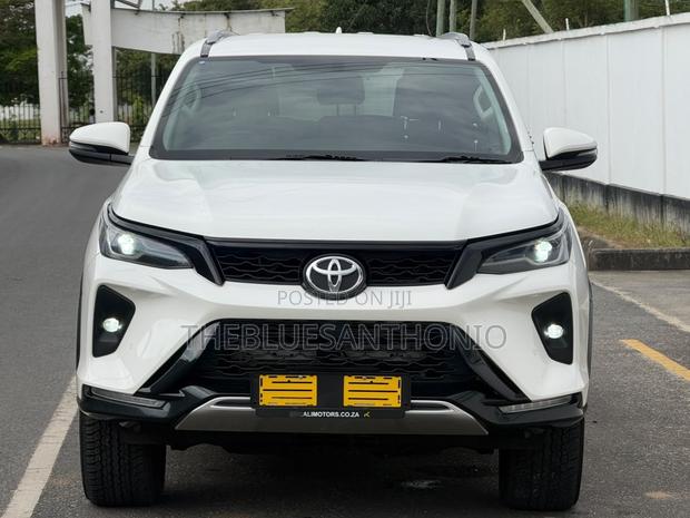 Toyota Fortuner 2024 White