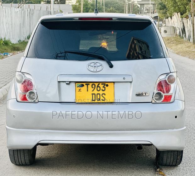 Toyota IST 2004 Silver