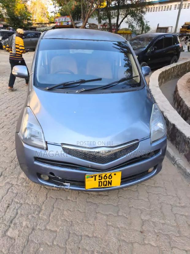Toyota Ractis 2006 Silver