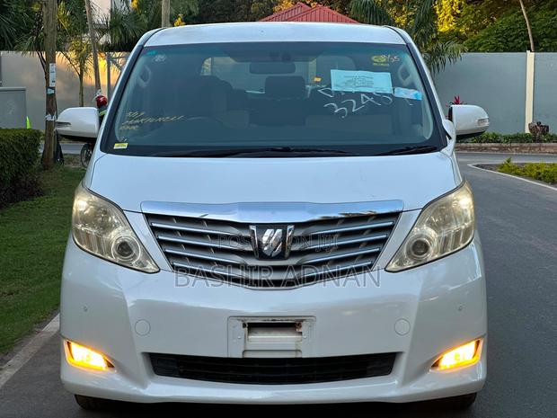 Toyota Alphard 2010 Pearl