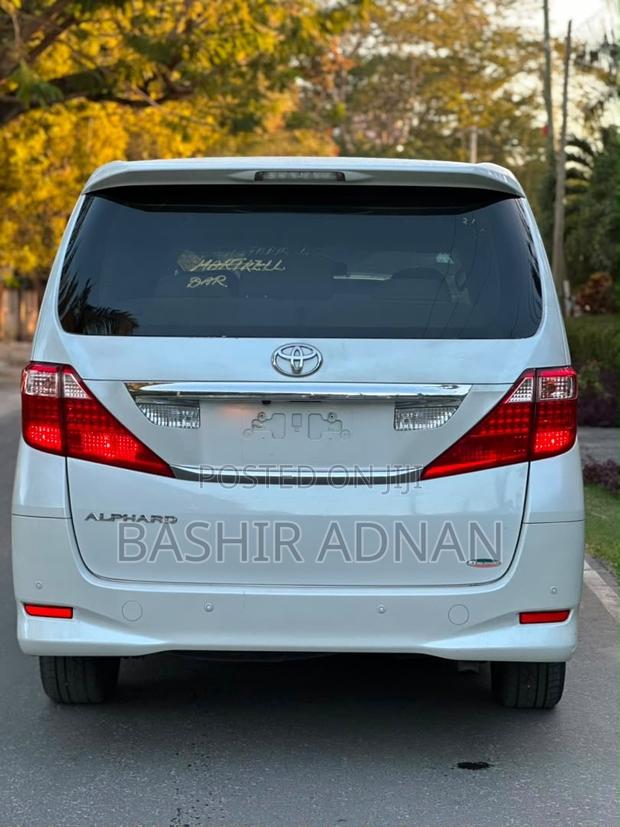Toyota Alphard 2010 Pearl